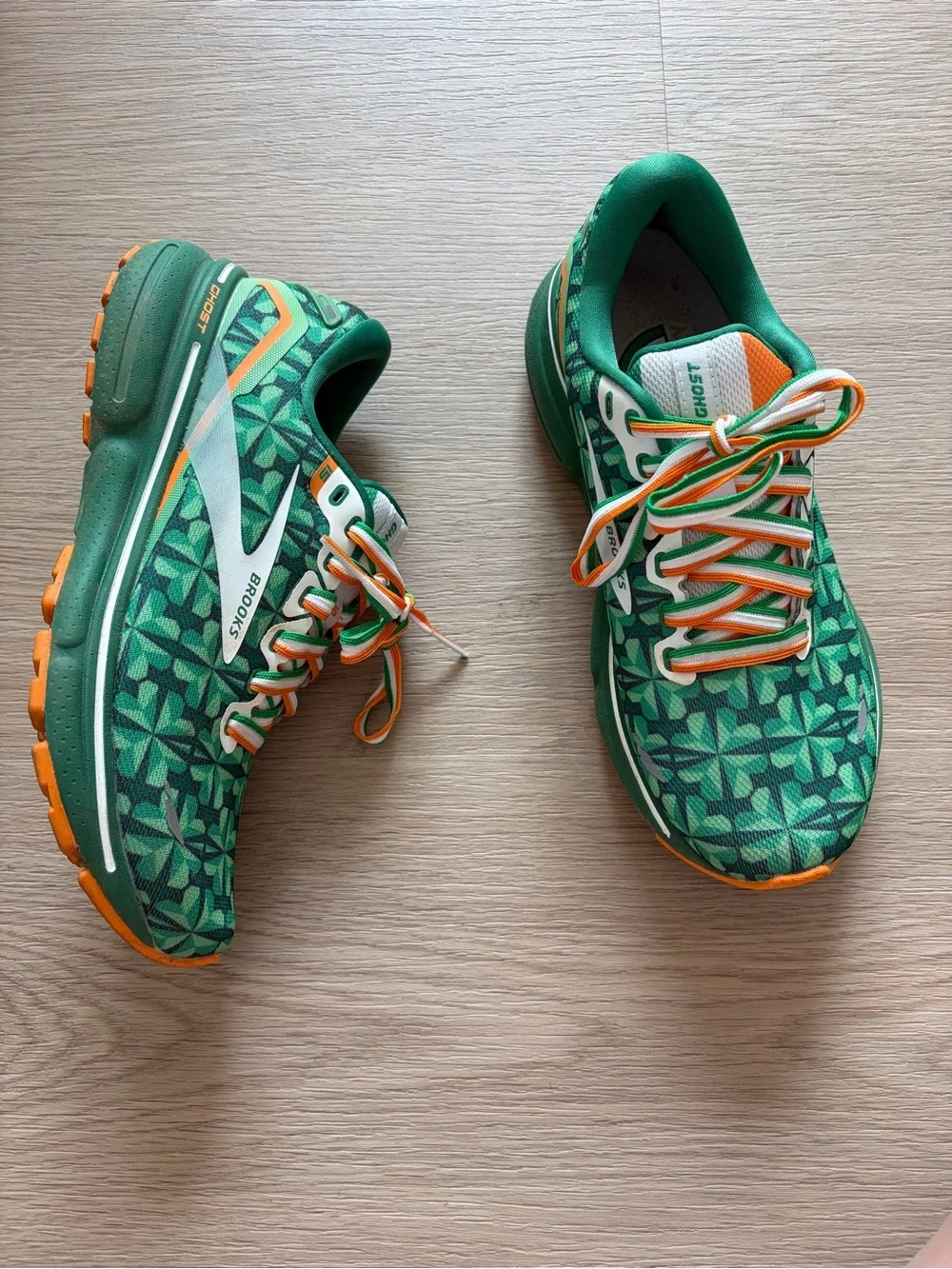 Brooks Ghost 15 Run Lucky St. Patricks Day Sneakers Womens Size 6.5